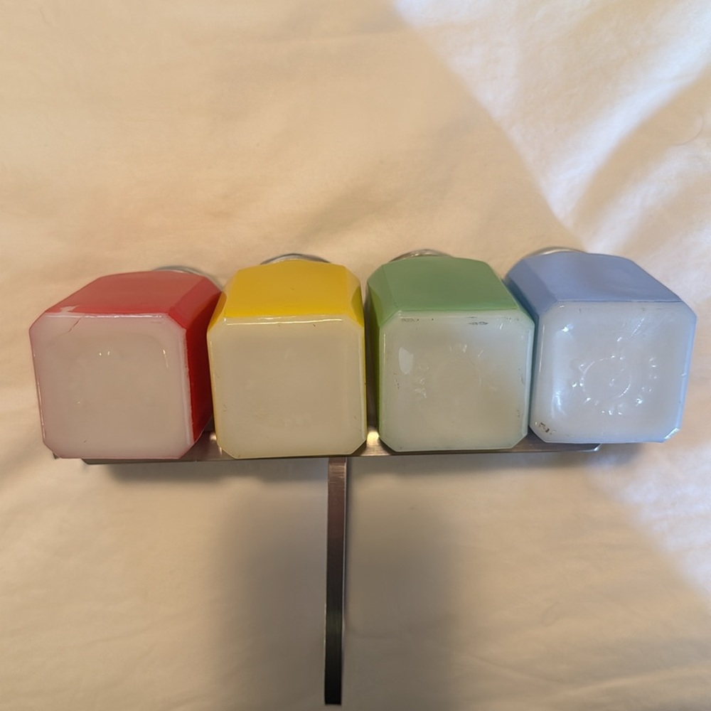 Colorful Vintage Dutch Spice Shakers Set by Hazel Atlas - Picture 2 of 3